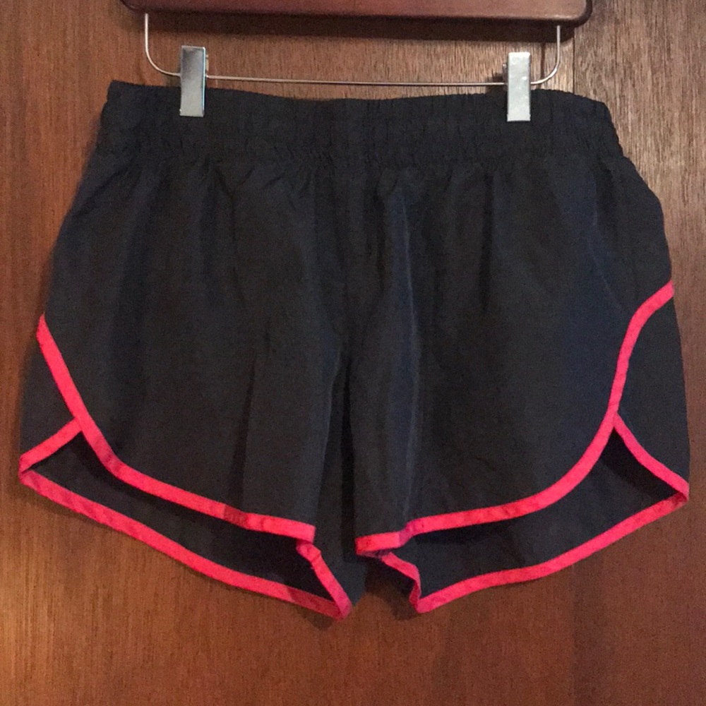 🦩Gray Athletic Shorts with pink stripe🦩